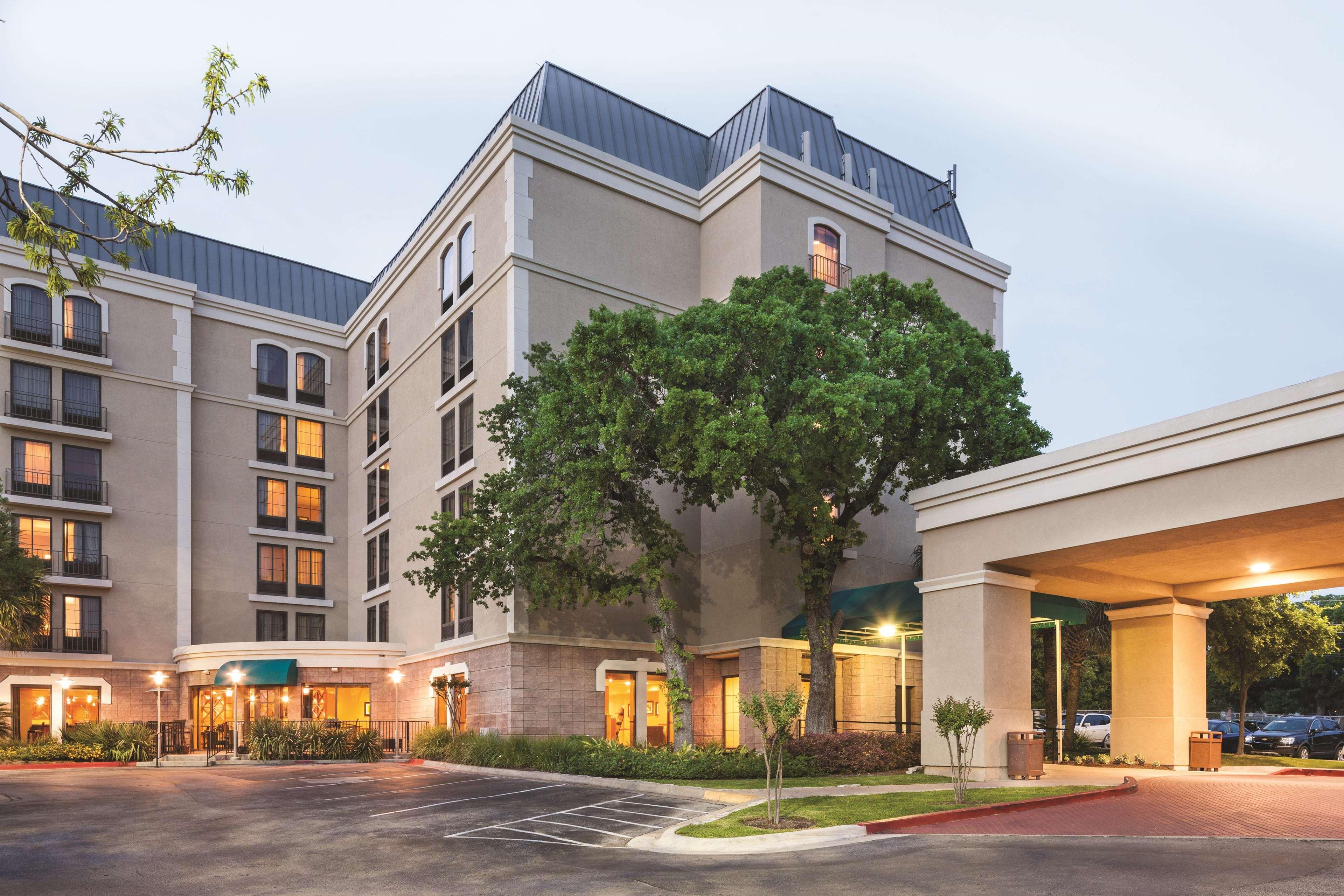 Doubletree By Hilton Austin-University Area Kültér fotó