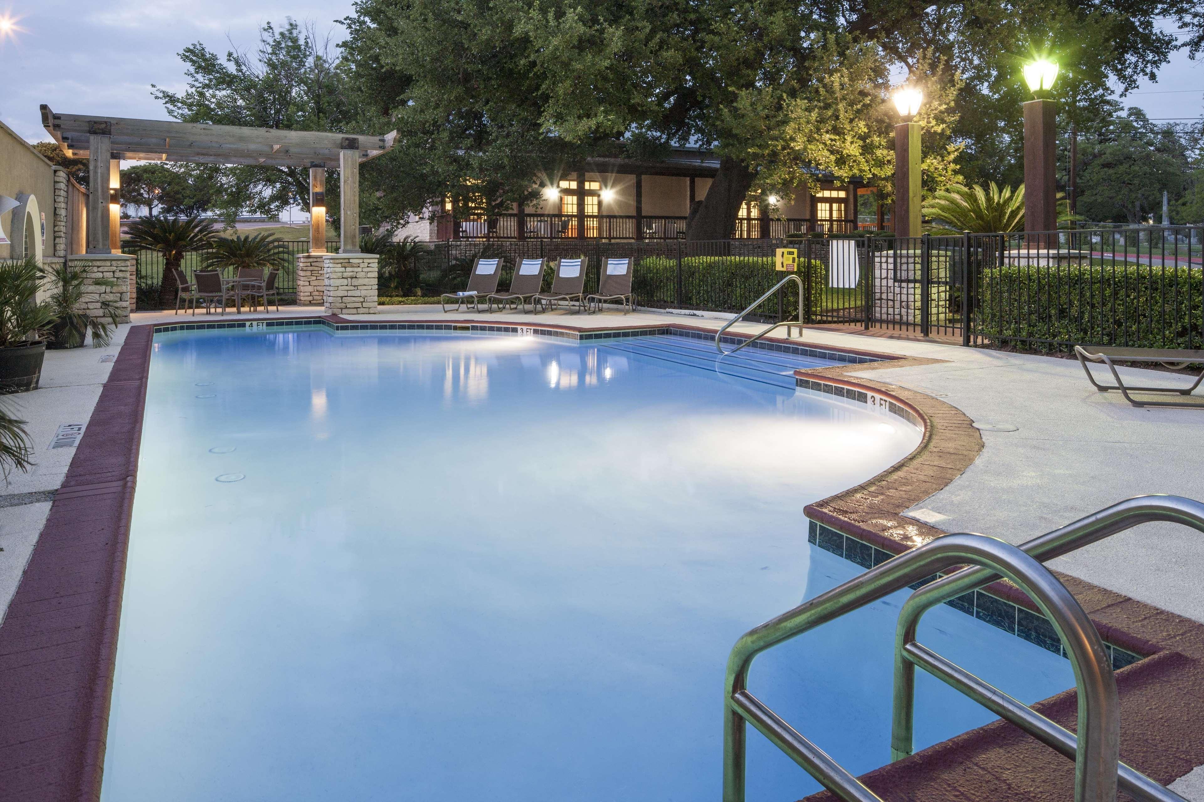 Doubletree By Hilton Austin-University Area Kültér fotó