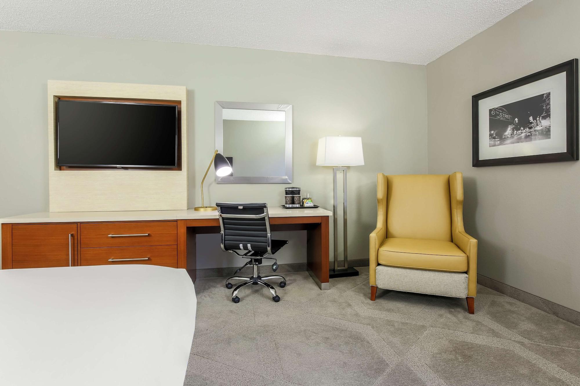 Doubletree By Hilton Austin-University Area Kültér fotó